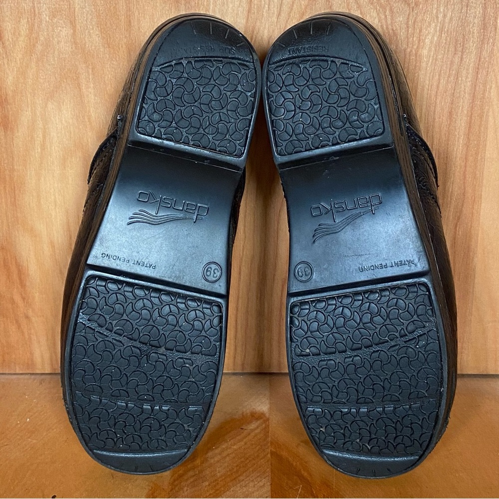 Womens 9 / 39 Dansko Tooled Leather Clogs Black SEF0114 - Picture 7 of 8